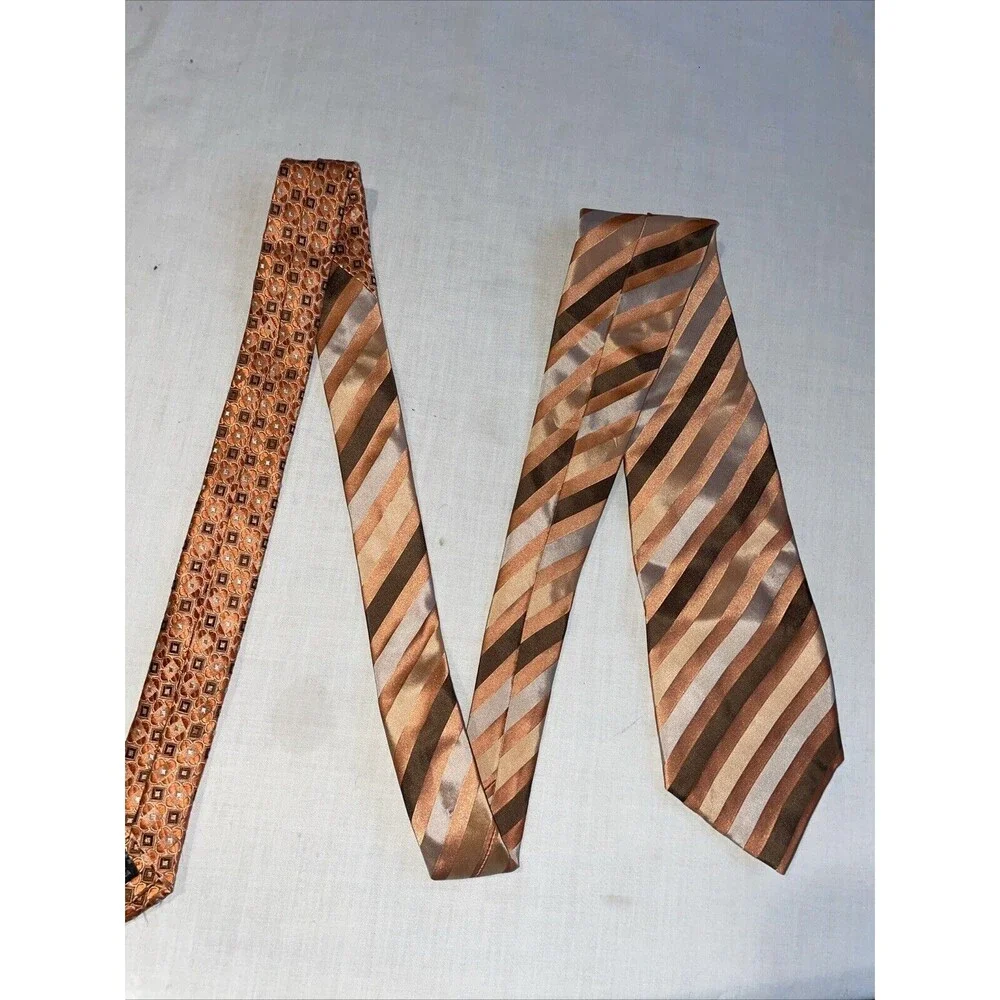 Desantis Collection Men’s Dress Tie Size 58” Peach Striped Business Formal City